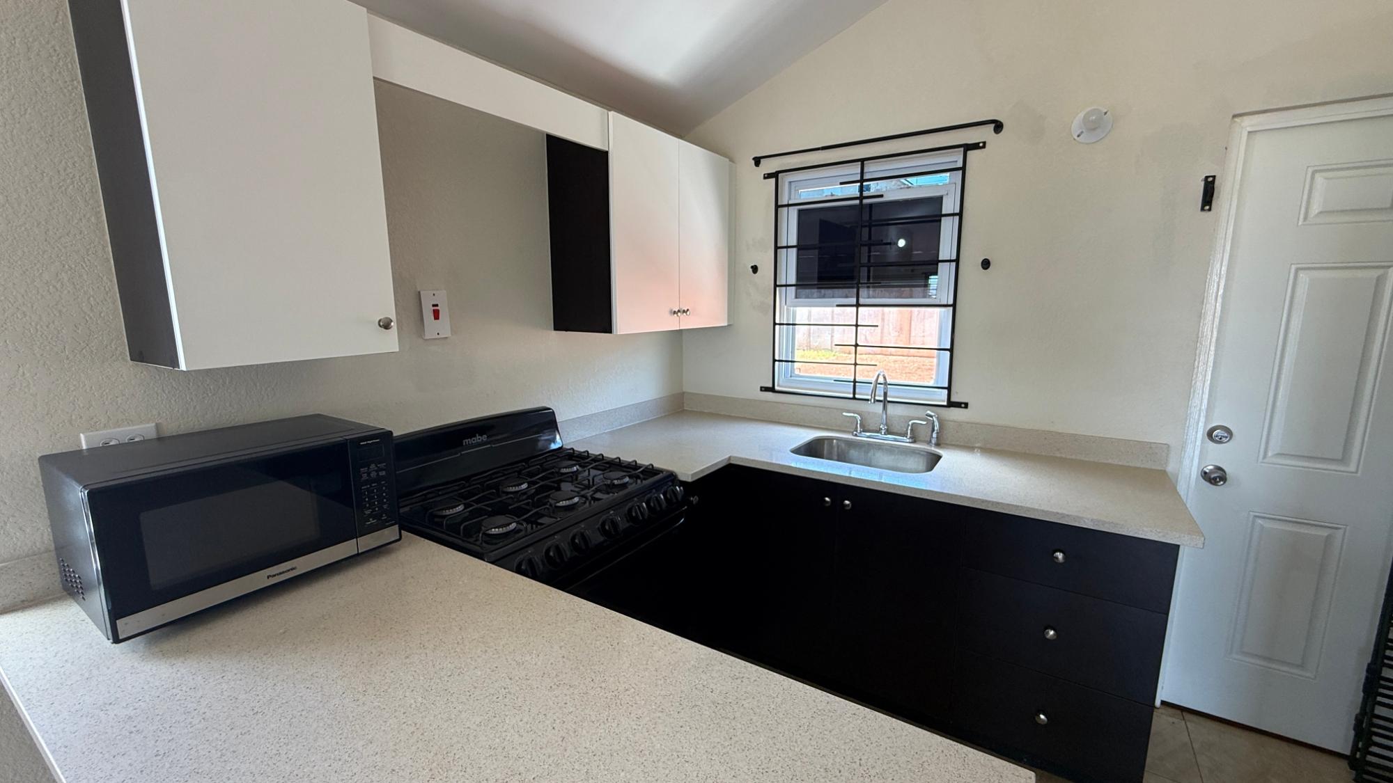 House For Rent: WARWICK CASTLE, SILVERSUN, Innswood | $90,000 photo 19