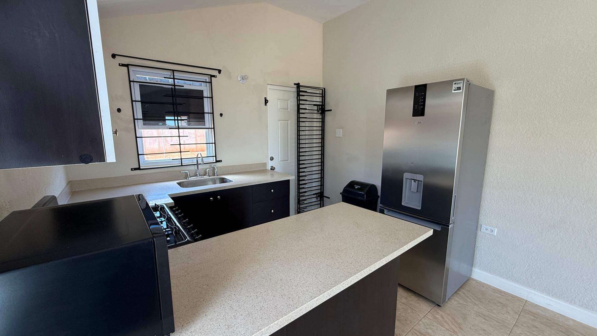 House For Rent: WARWICK CASTLE, SILVERSUN, Innswood | $90,000 photo 20