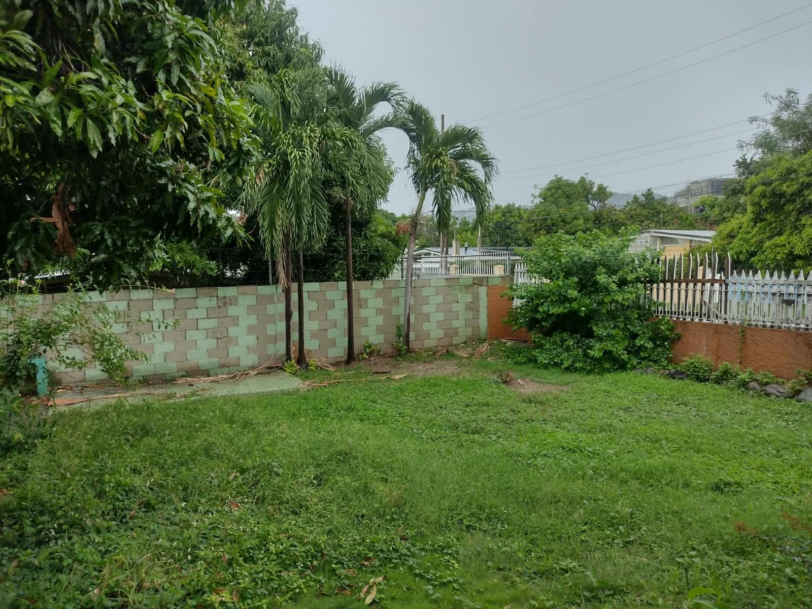 House For Sale: DUKAHARAN AVE KGN 10, Kingston 10 | $65,000,000 photo 2
