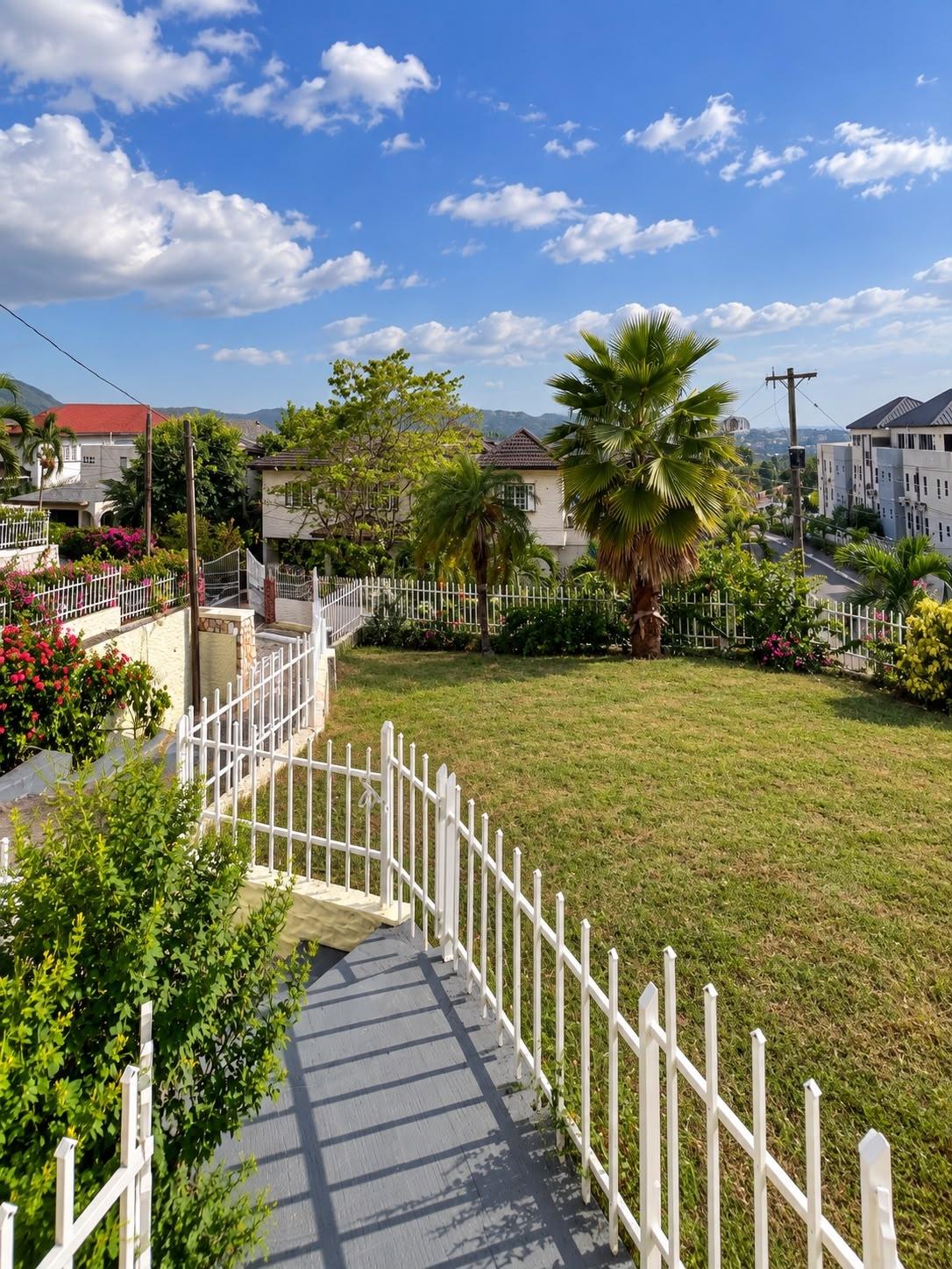 House For Rent: EAST WIDCOMBE HEIGHTS, Kingston 6 | $3,100