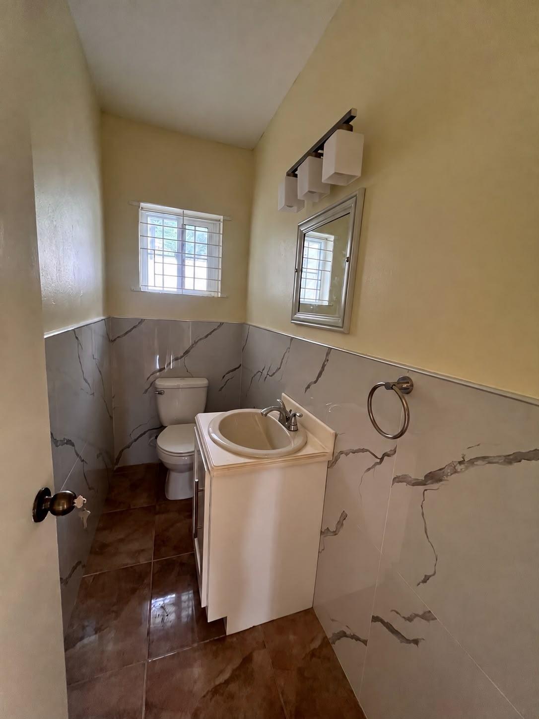 House For Rent: EAST WIDCOMBE HEIGHTS, Kingston 6 | $3,100 photo 5