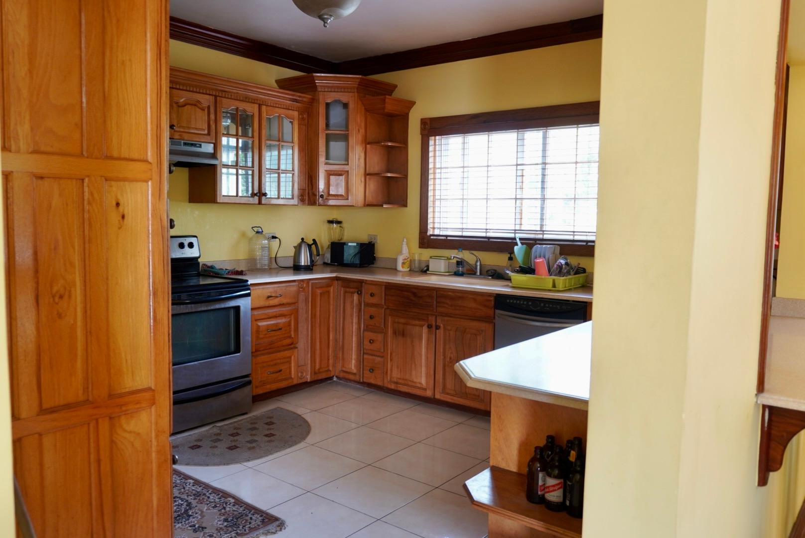 Apartment For Rent: SEAVIEW AVENUE, Kingston 5 | $2,200 photo 8