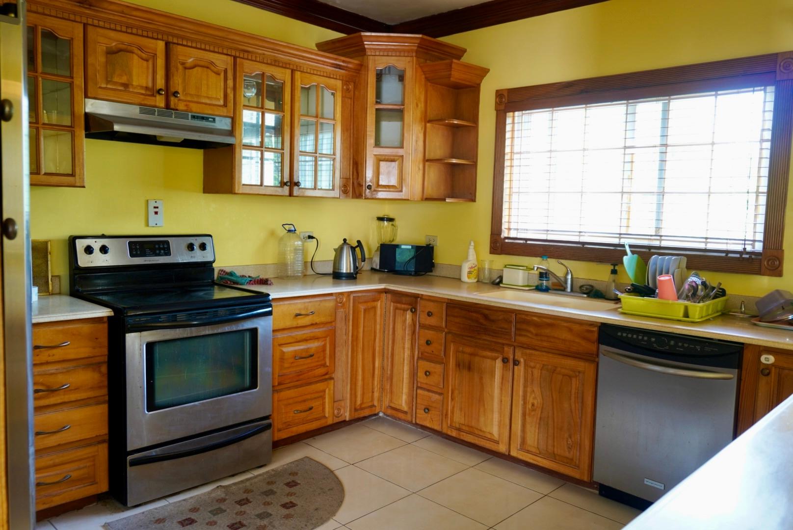 Apartment For Rent: SEAVIEW AVENUE, Kingston 5 | $2,200 photo 10