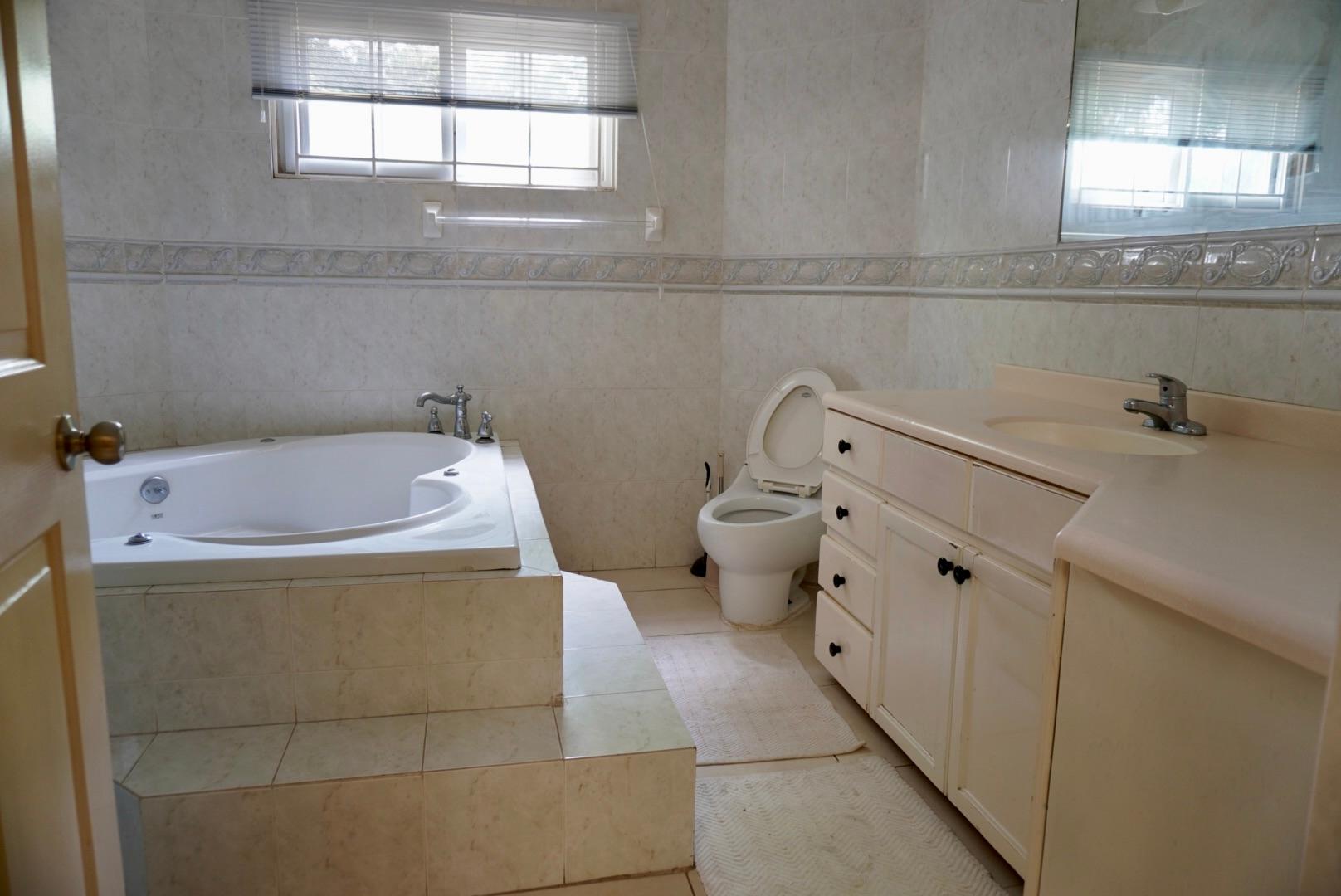 Apartment For Rent: SEAVIEW AVENUE, Kingston 5 | $2,200 photo 15