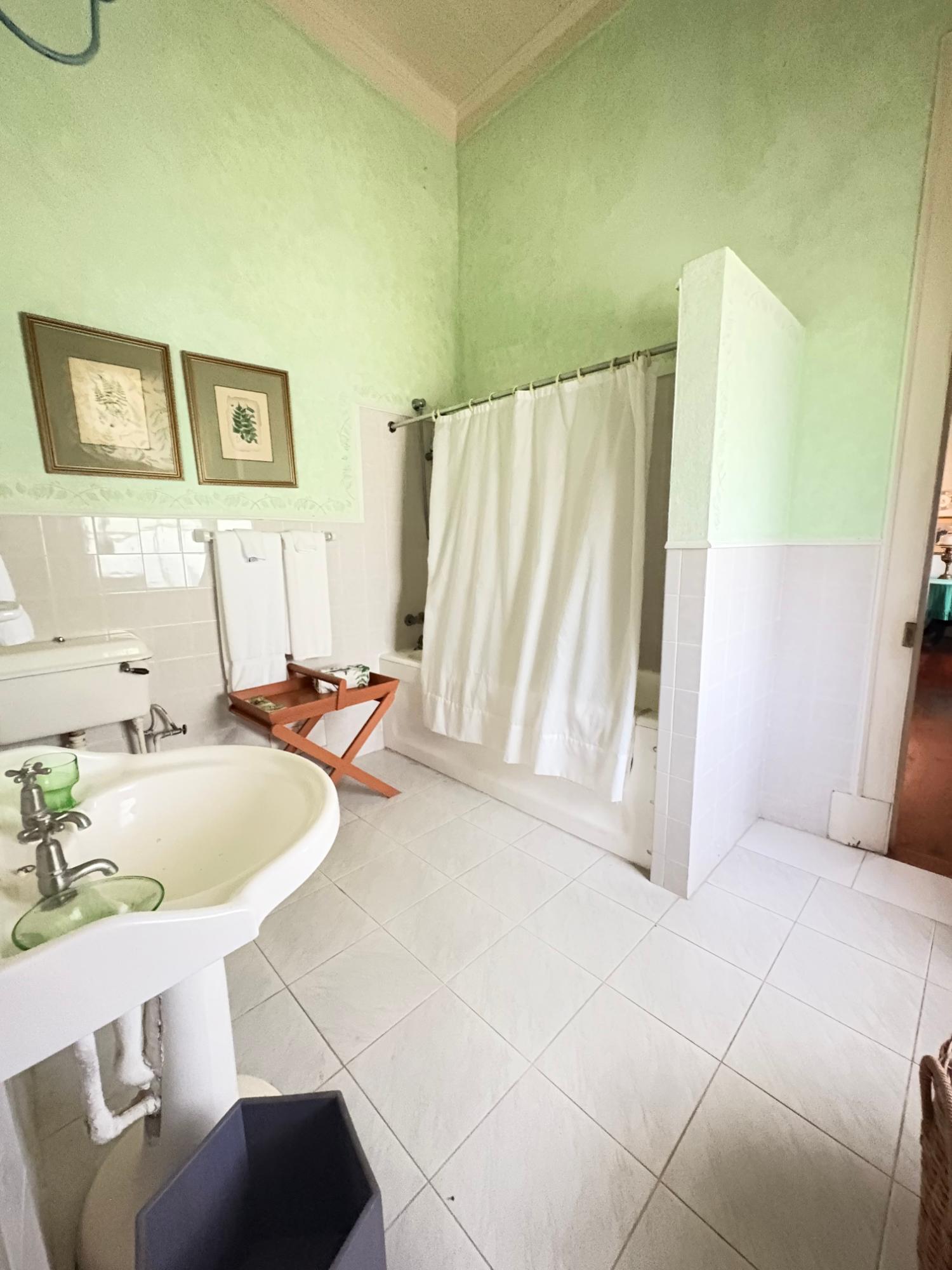 House For Sale: MAIN STREET ANNOTO BAY, Annotto Bay | $3,400,000 photo 21