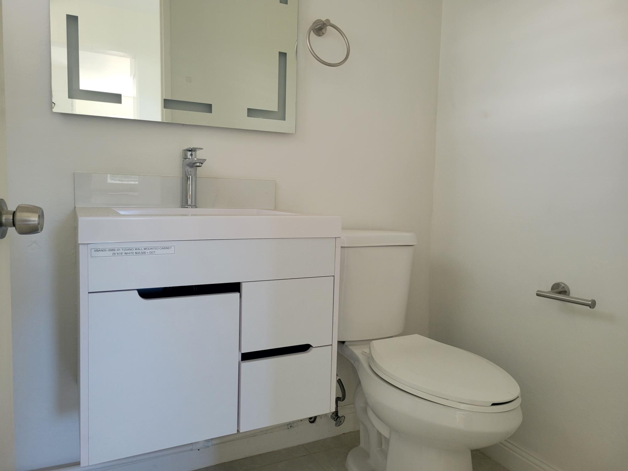 House For Rent: MILLSBOROUGH CRESCENT, Kingston 6 | $4,000 photo 10