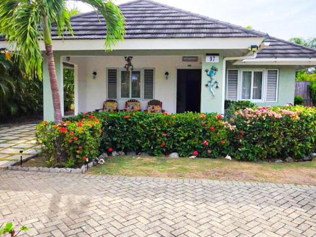 House For Sale: GARDENIA AVENUE, St. Ann@~apos;s Bay | $450,000