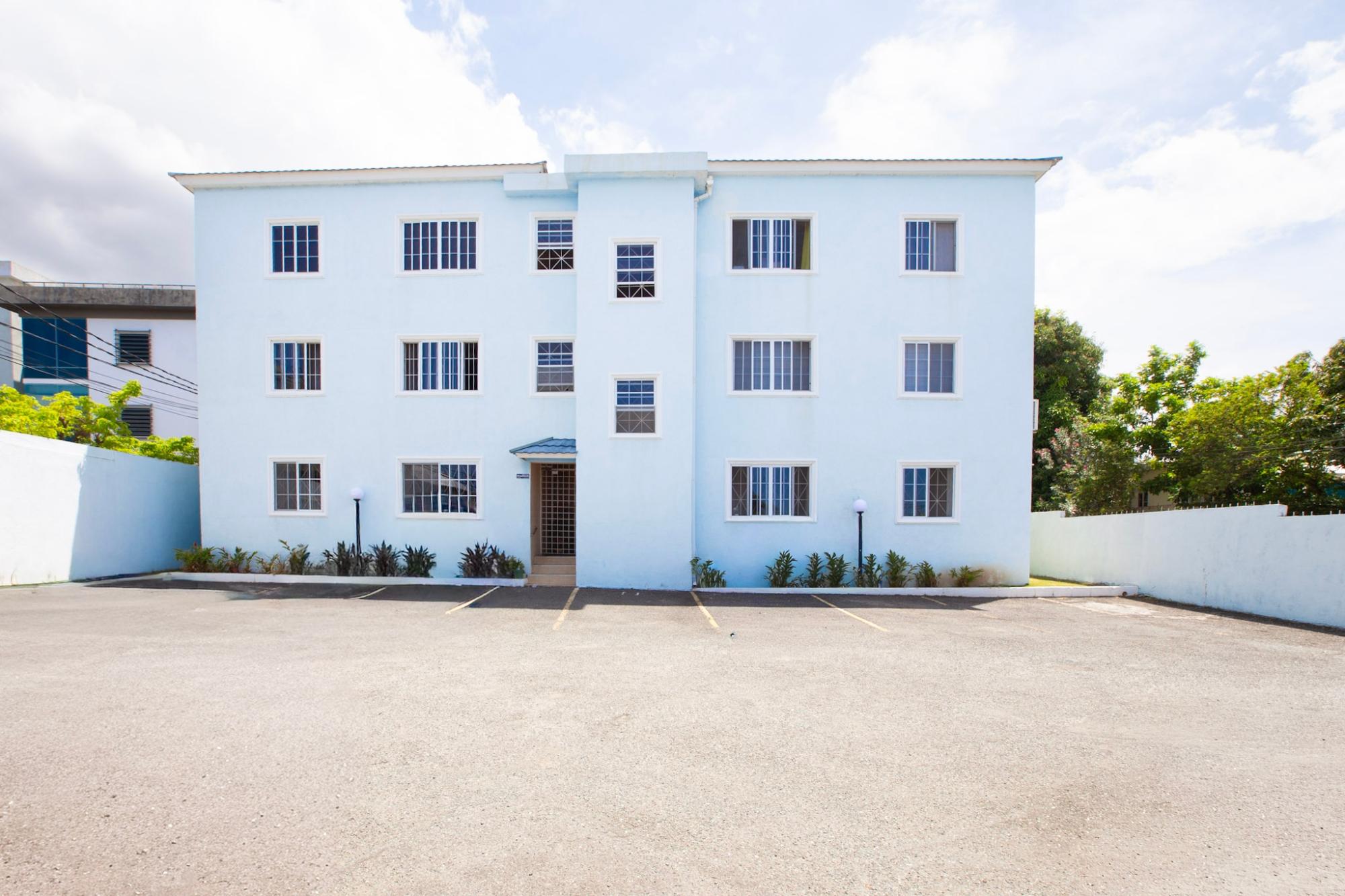 Apartment For Rent: LADY MUSGRAVE ROAD, Kingston 10 | $1,600 photo 3