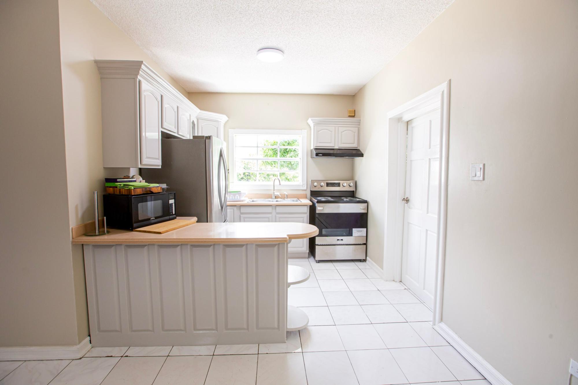 Apartment For Rent: LADY MUSGRAVE ROAD, Kingston 10 | $1,600 photo 8