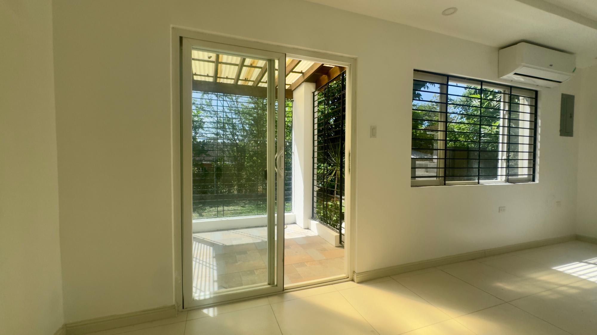 Apartment For Rent: HOPE VIEW AVENUE, Kingston 6 | $170,000 photo 4