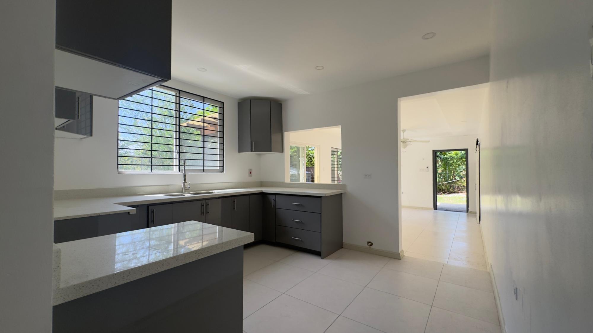Apartment For Rent: HOPE VIEW AVENUE, Kingston 6 | $170,000 photo 9