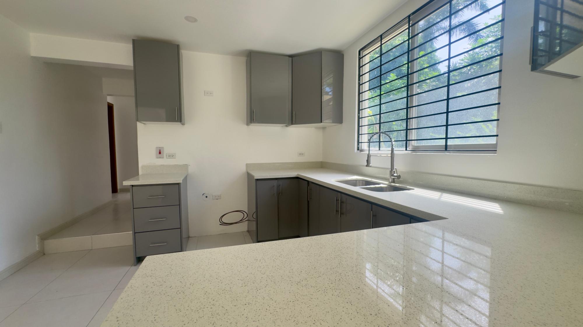 Apartment For Rent: HOPE VIEW AVENUE, Kingston 6 | $170,000 photo 10