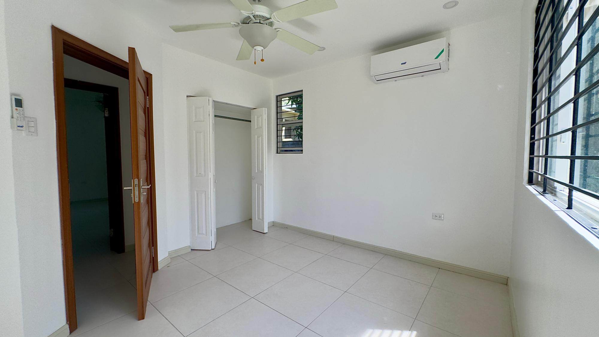 Apartment For Rent: HOPE VIEW AVENUE, Kingston 6 | $170,000 photo 12