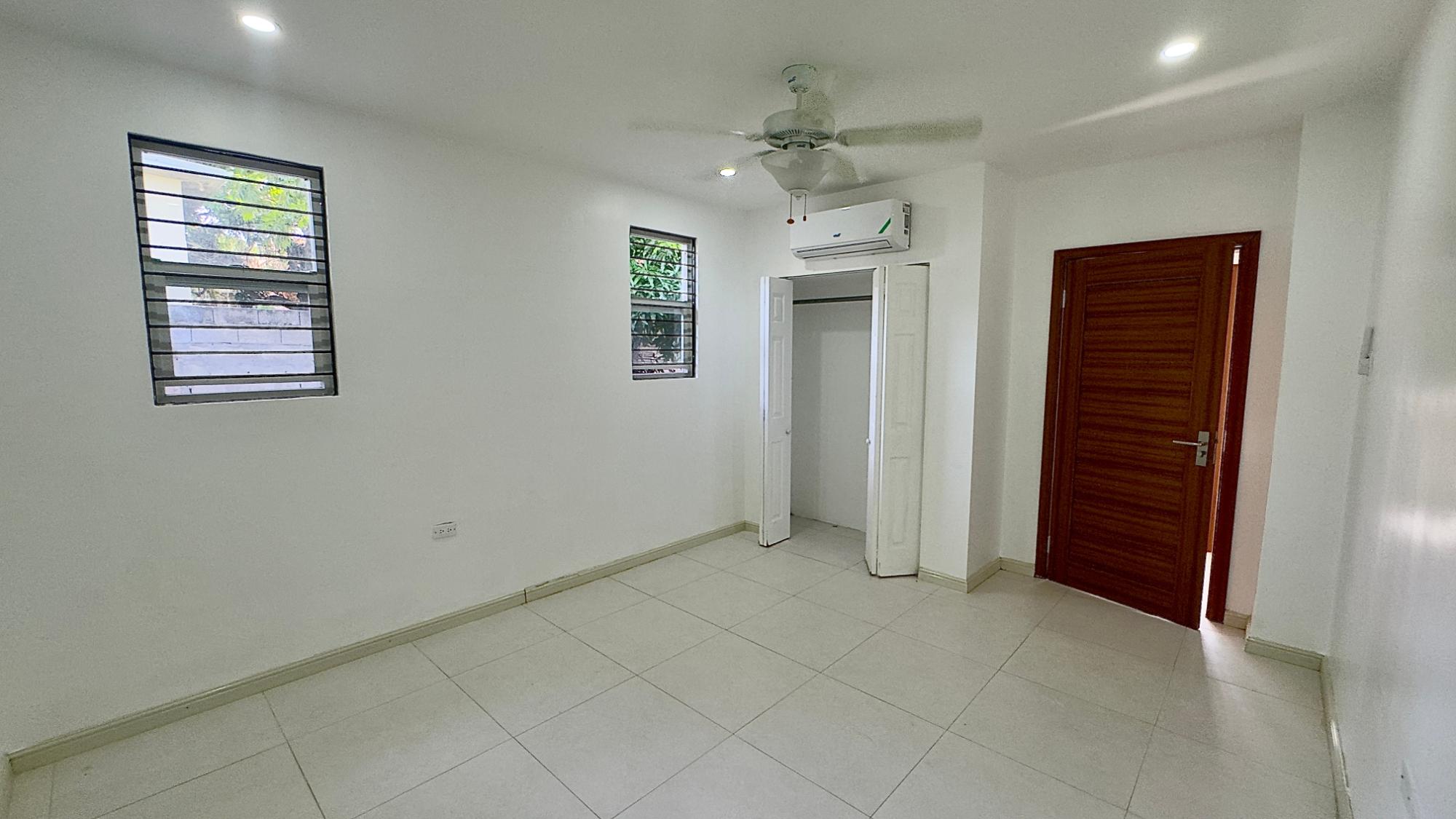 Apartment For Rent: HOPE VIEW AVENUE, Kingston 6 | $170,000 photo 16