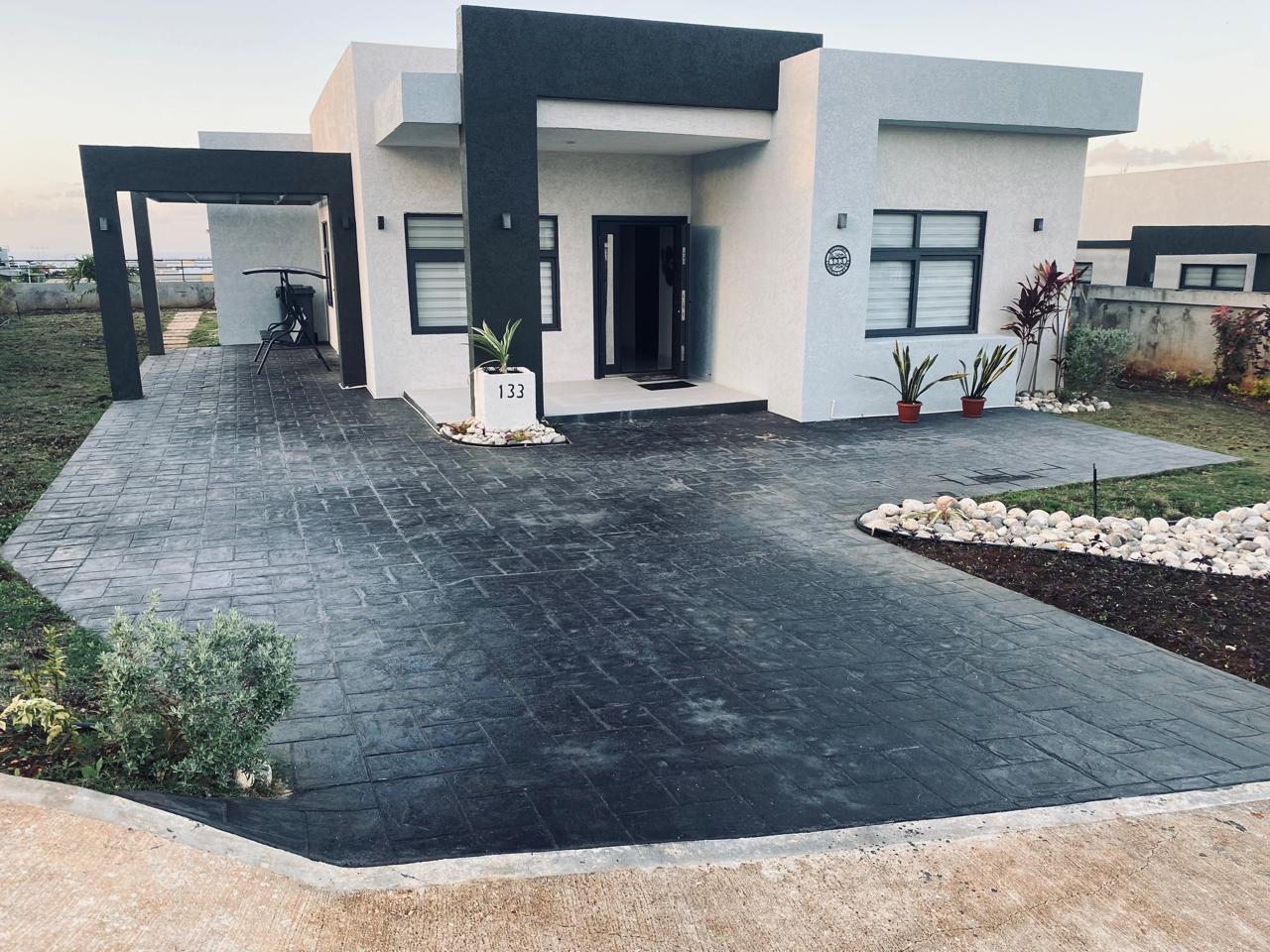 House For Sale: PYRAMID POINT, Breadnut Hill | $470,000 photo 2