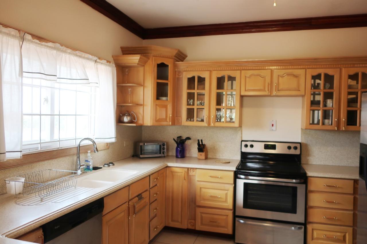 Apartment For Rent: SEAVIEW AVENUE, Kingston 6 | $1,800 photo 11