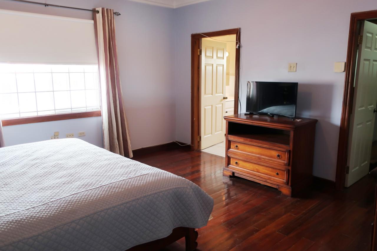 Apartment For Rent: SEAVIEW AVENUE, Kingston 6 | $1,800 photo 17