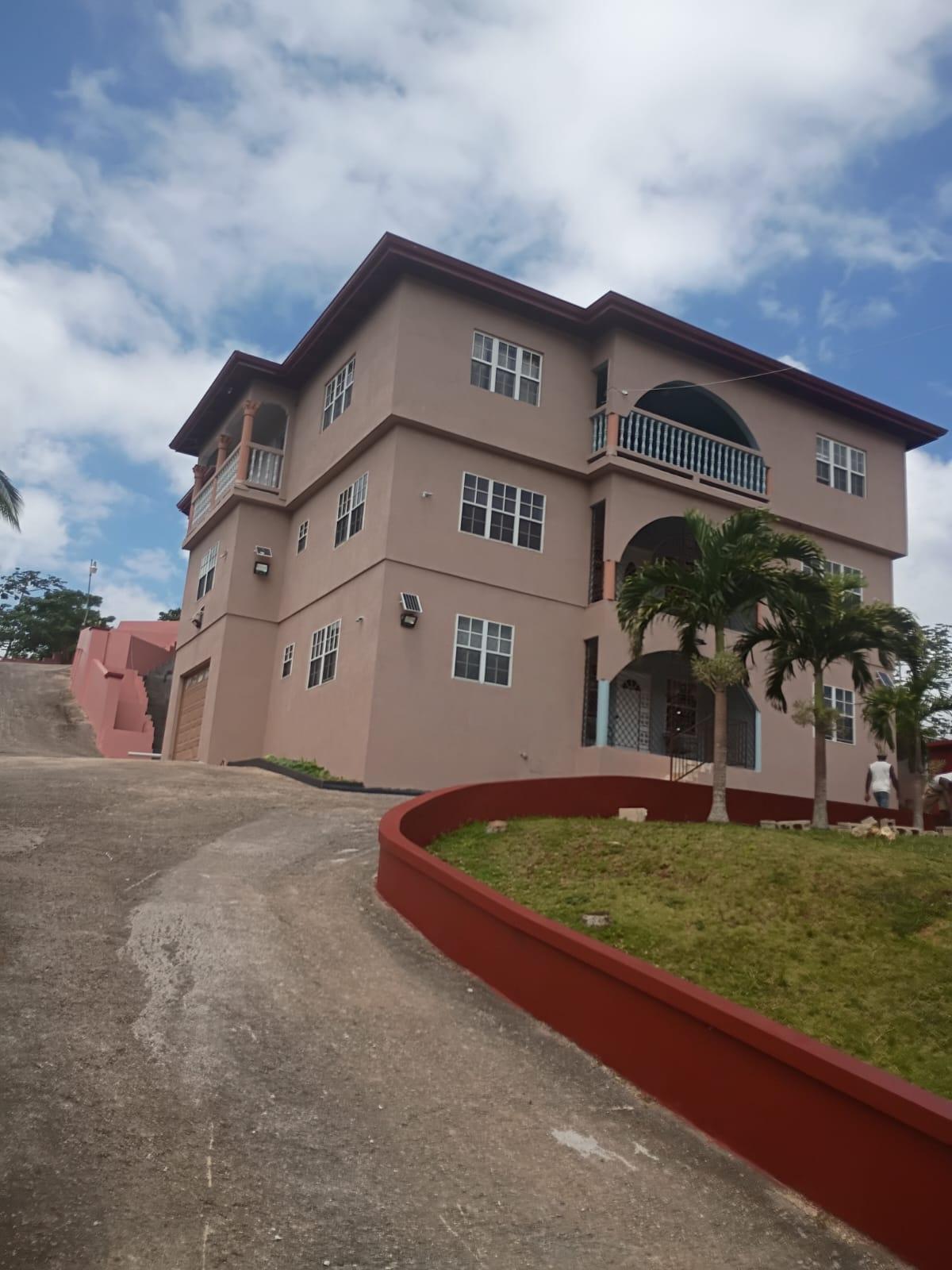Apartment For Rent: KNOWLES ROAD, MANDEVILLE, Brumalia | $1,250