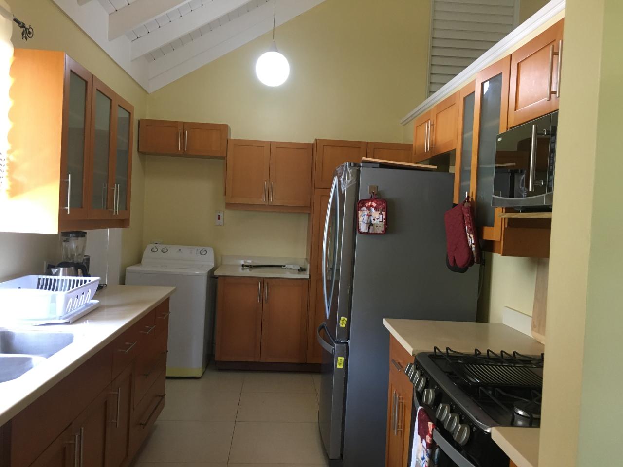 House For Rent: ANTHURIUM AVENUE, RICHMON, Runaway Bay | $1,800 photo 3