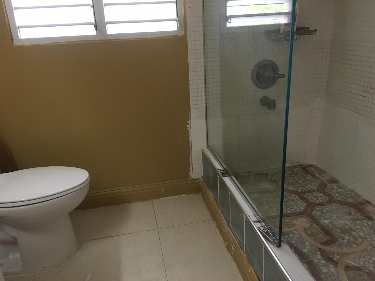 House For Rent: ANTHURIUM AVENUE, RICHMON, Runaway Bay | $1,800 photo 10