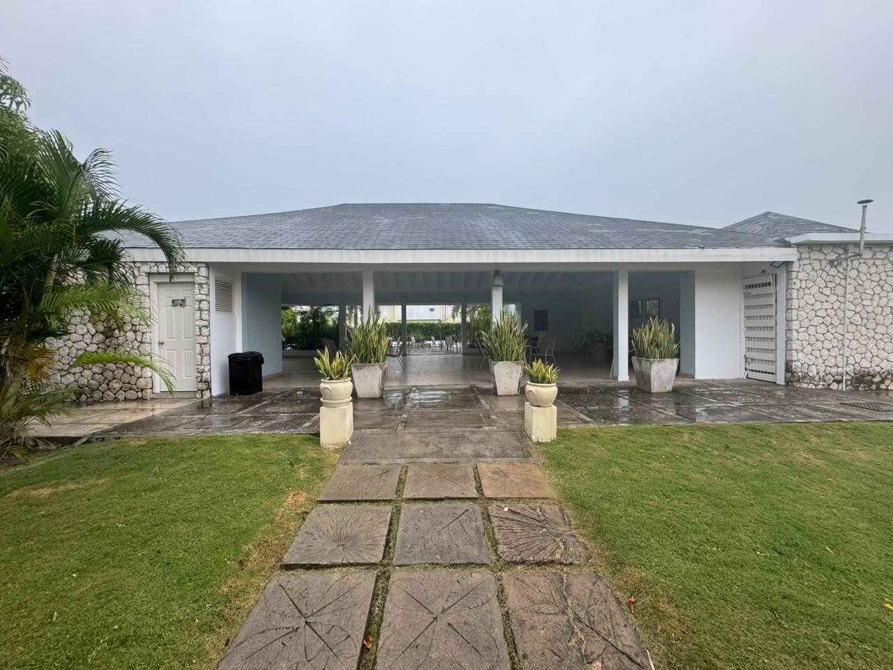 Apartment For Rent: SEAWIND ON THE BAY SUNSET, Montego Bay | $1,000 photo 10