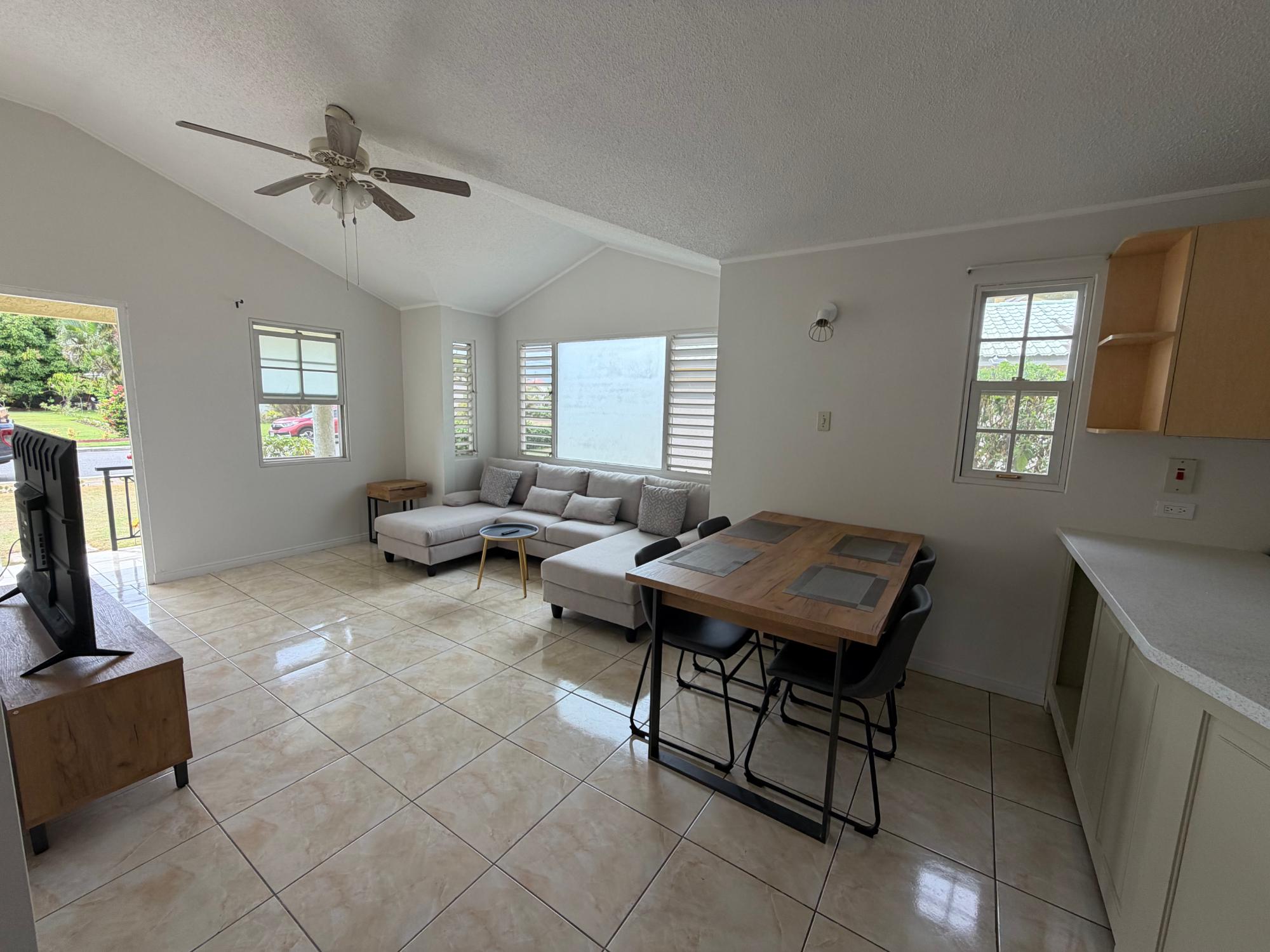 House For Rent: COLLINGSWOOD CIRCLE, Portmore Country Club | $180,000 photo 9