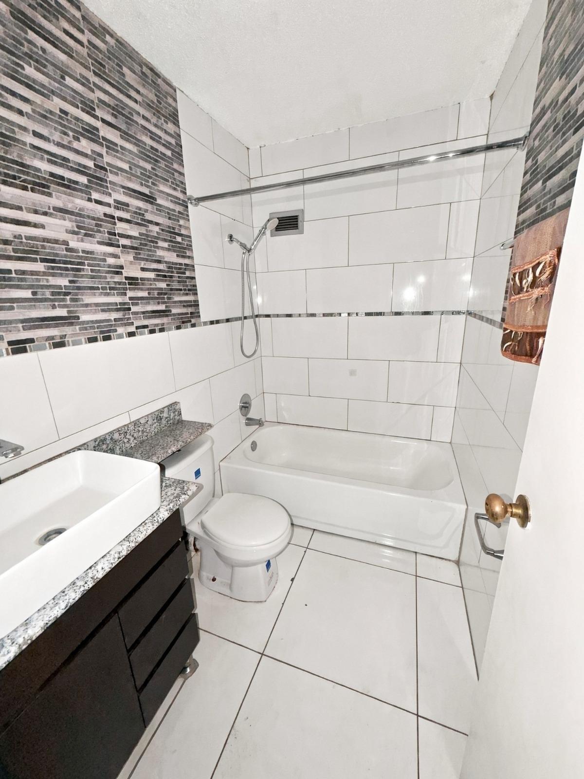 Apartment For Rent: REKADOM AVENUE, KINGSTON, Kingston 5 | $250,000 photo 10