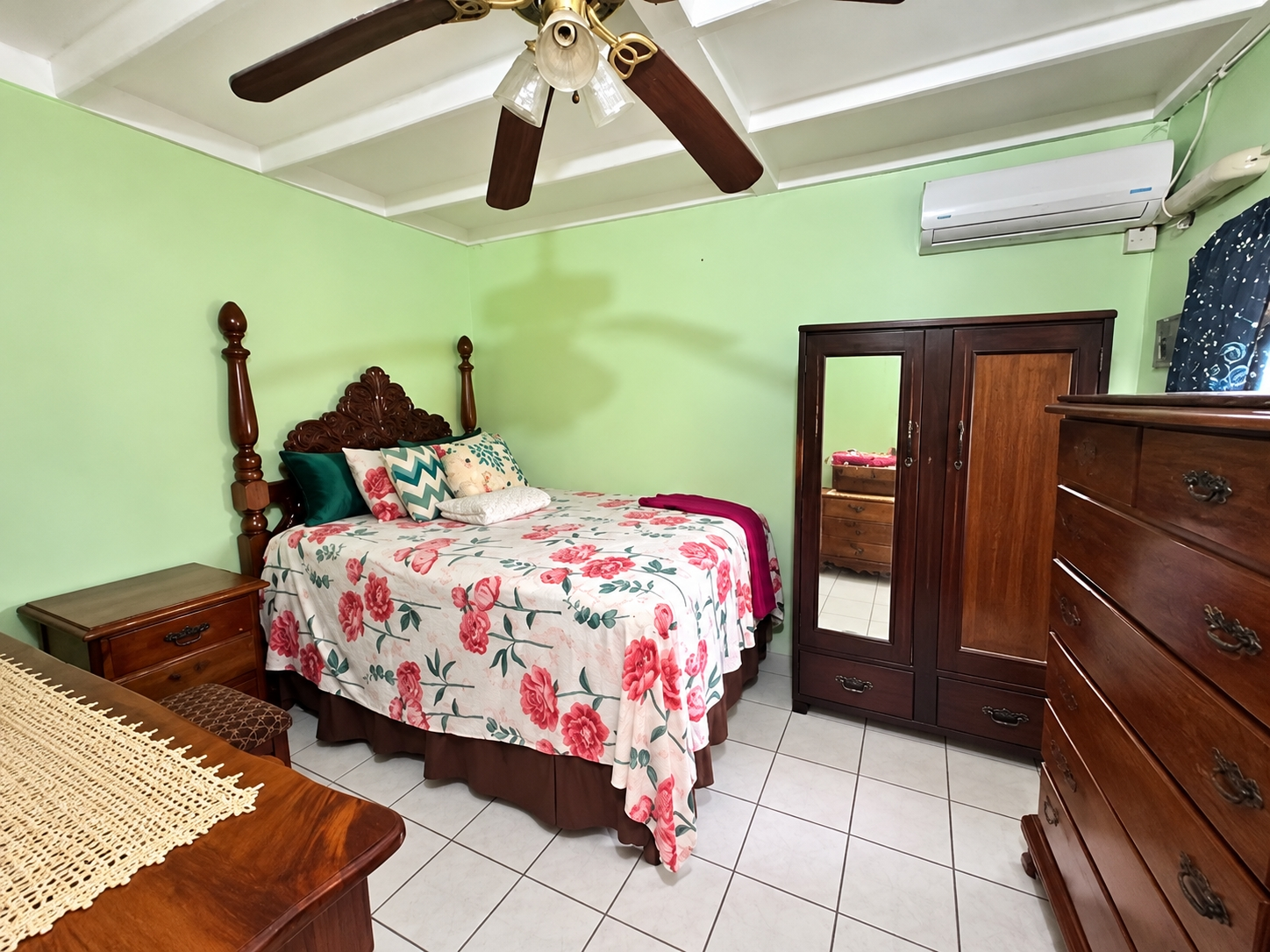 House For Sale: WEST CHEDWIN, Greater Portmore | $22,000,000 photo 5