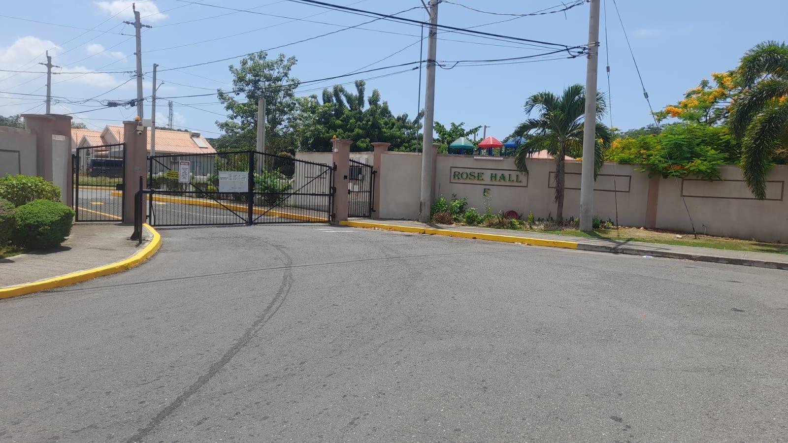 House For Rent: CAYMANAS COUNTRY CLUB EST, Spanish Town | $167,000 photo 7