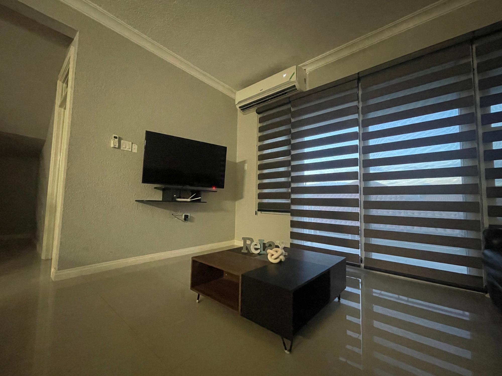 Apartment For Rent: SUNSET DRIVE, Kingston 8 | $2,500 photo 11