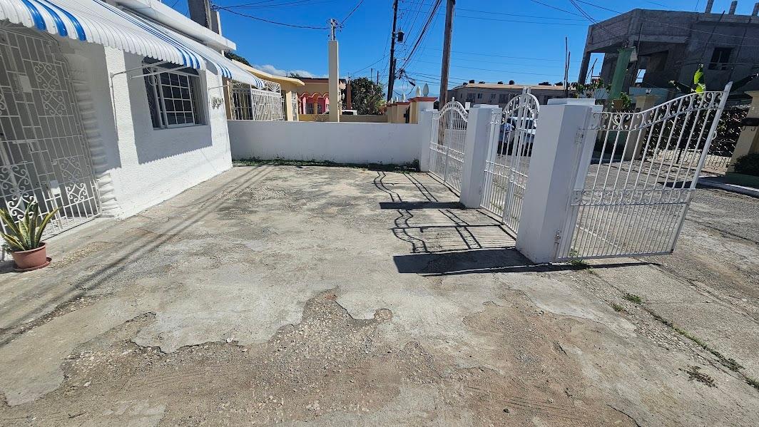 House For Rent: MAHOGANY WAY, Gregory Park | $95,000 photo 3