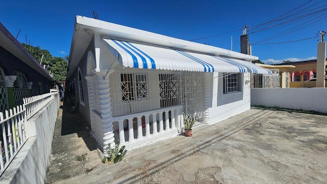 House For Rent: MAHOGANY WAY, Gregory Park | $95,000 photo 8