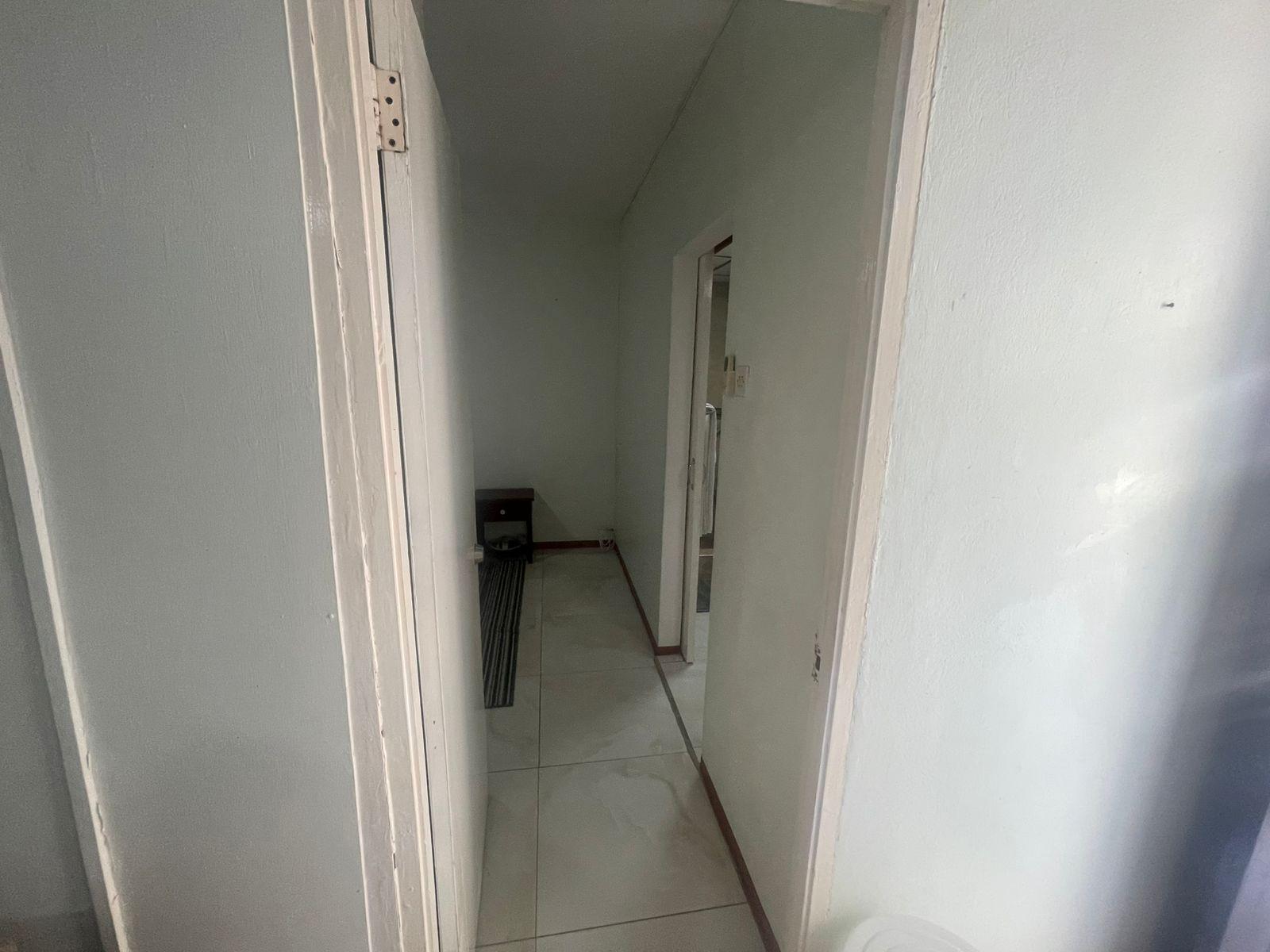 Apartment For Rent: WATERLOO AVENUE, Kingston 10 | $100,000 photo 13