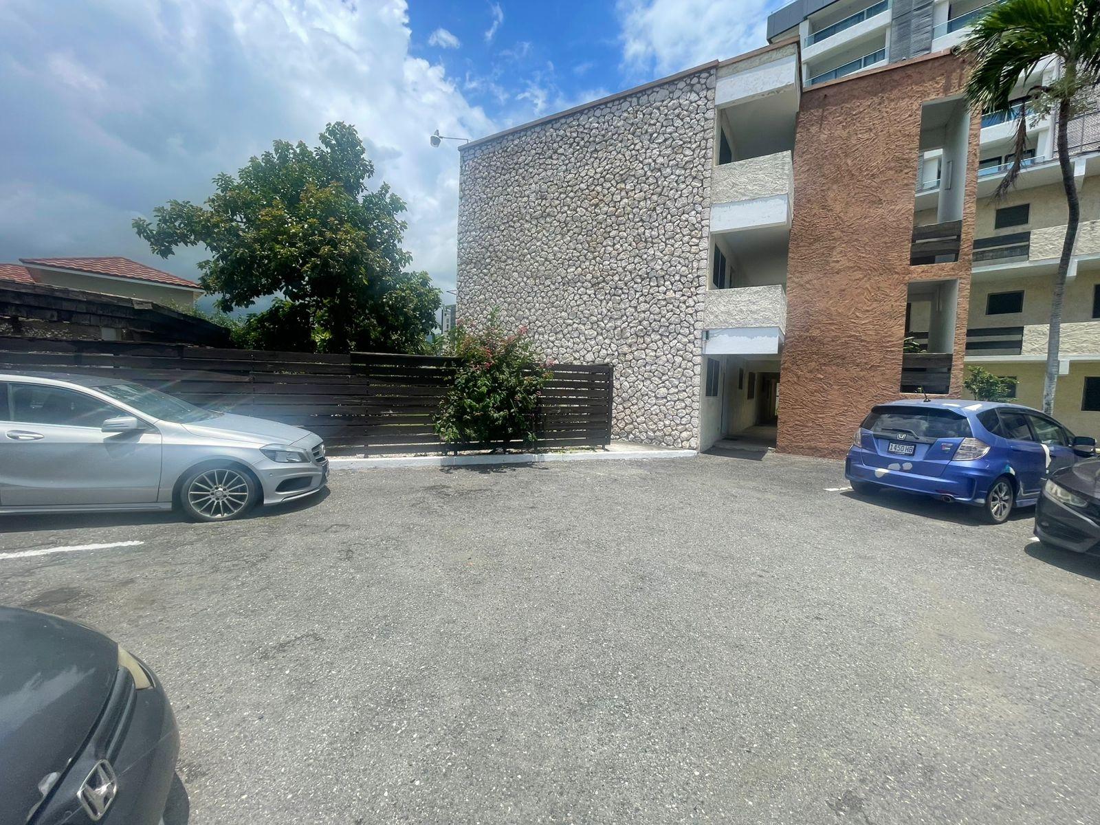Apartment For Rent: WATERLOO AVENUE, Kingston 10 | $100,000 photo 19