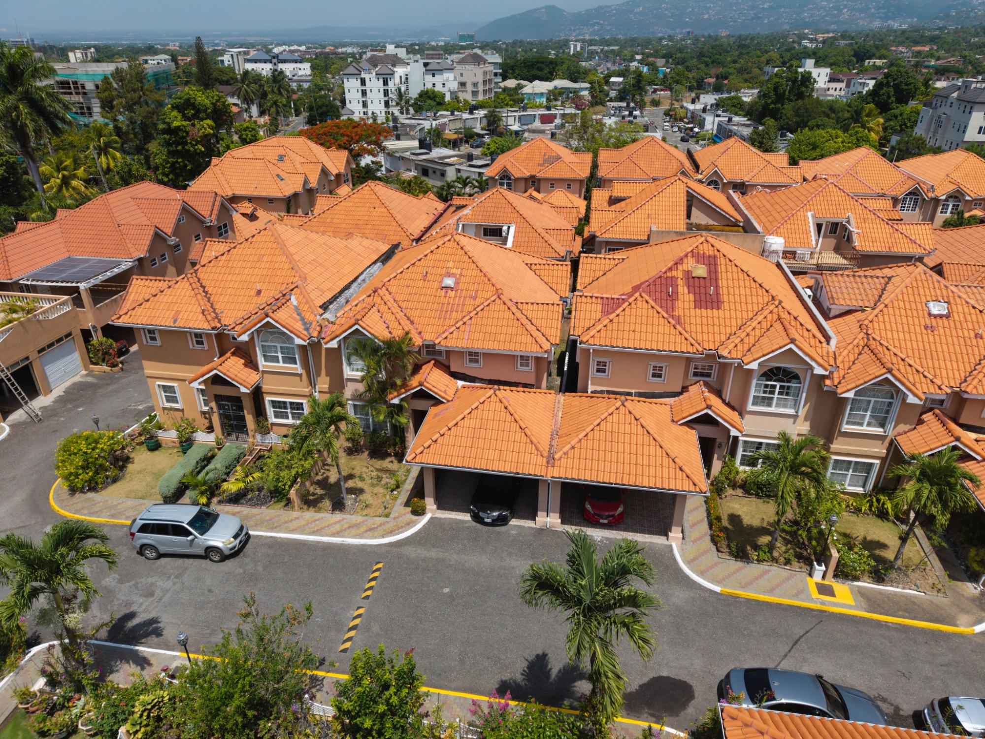 Townhouse For Rent: BARBICAN ROAD, Kingston 6 | $3,000 photo 4
