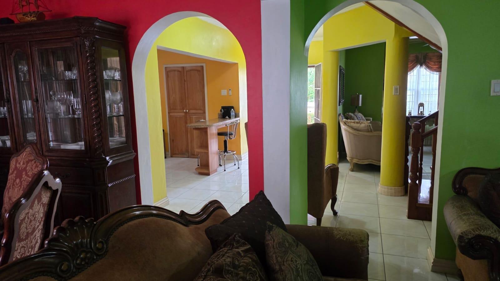 Townhouse For Rent: BARBICAN ROAD, Kingston 6 | $3,000 photo 12