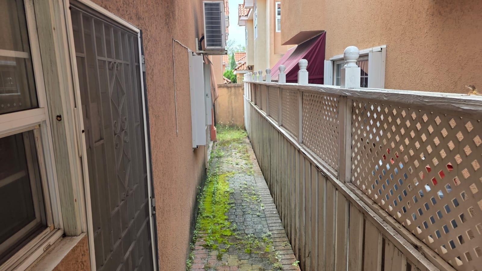 Townhouse For Rent: BARBICAN ROAD, Kingston 6 | $3,000 photo 15
