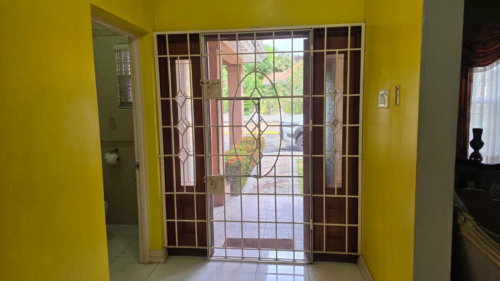 Townhouse For Rent: BARBICAN ROAD, Kingston 6 | $3,000 photo 17