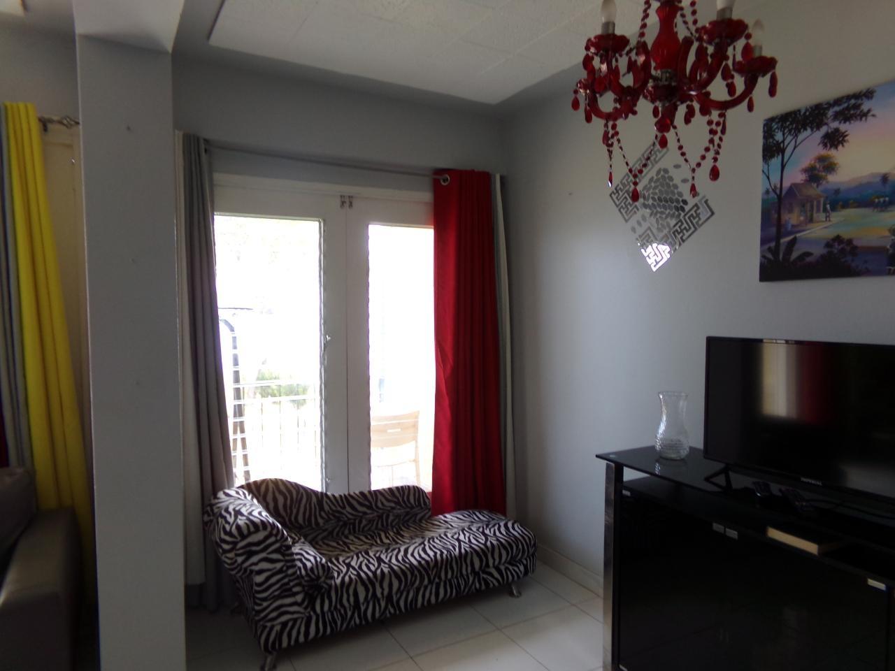 Apartment For Rent: MAIN STREET OCHO RIOS, Ocho Rios | $1,100 photo 9
