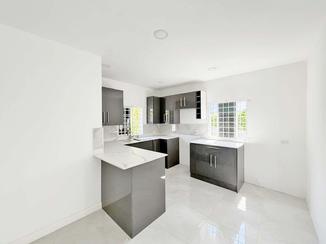 Apartment For Rent: 10 TERRACOTTA WAY, Kingston 8 | $220,000 photo 2