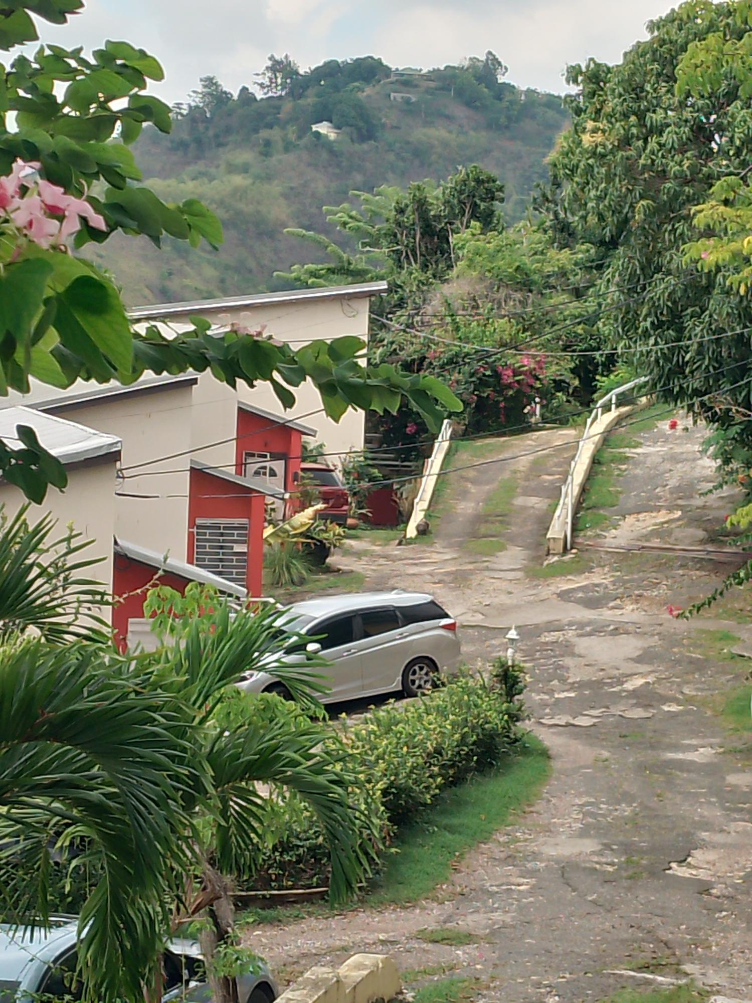Apartment For Rent: SKYLINE DRIVE, Kingston 6 | $70,000