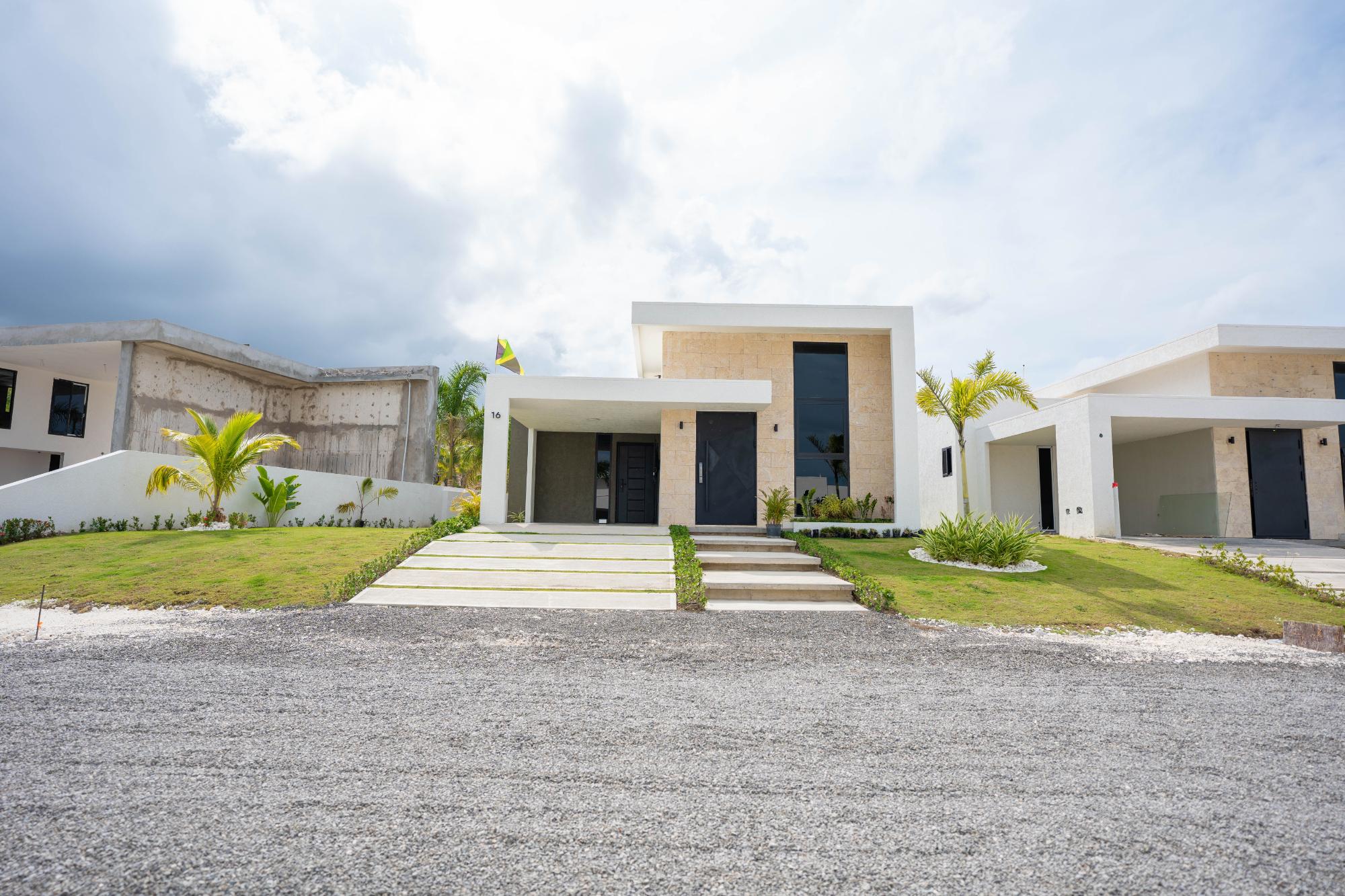 House For Sale: THE PALACIO RIVERA, Ocho Rios | $420,000 photo 4