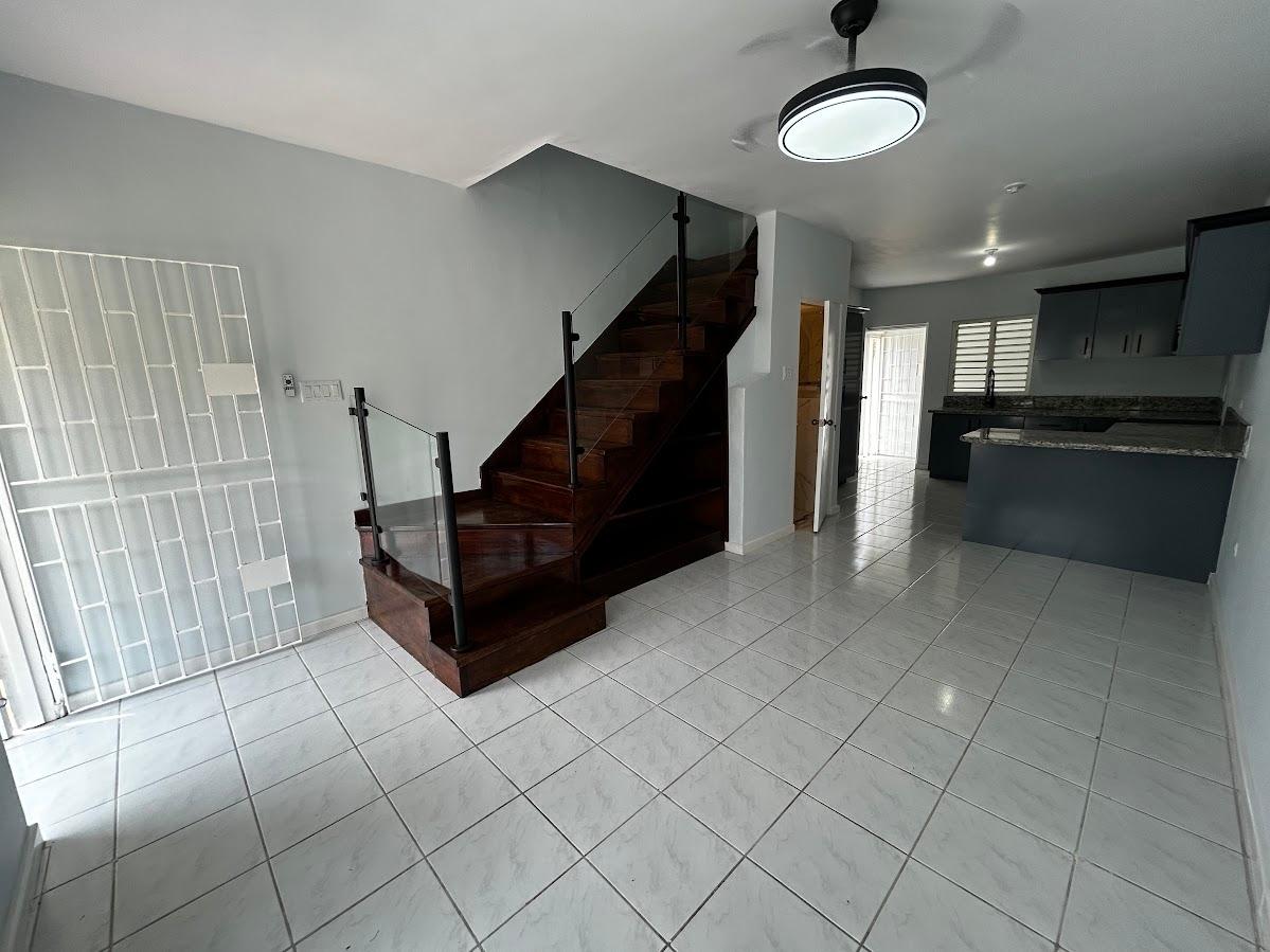 Townhouse For Rent: CASSANDRA AVENUE, Kingston 10 | $250,000 photo 3