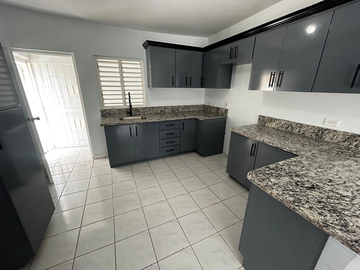 Townhouse For Rent: CASSANDRA AVENUE, Kingston 10 | $250,000 photo 7