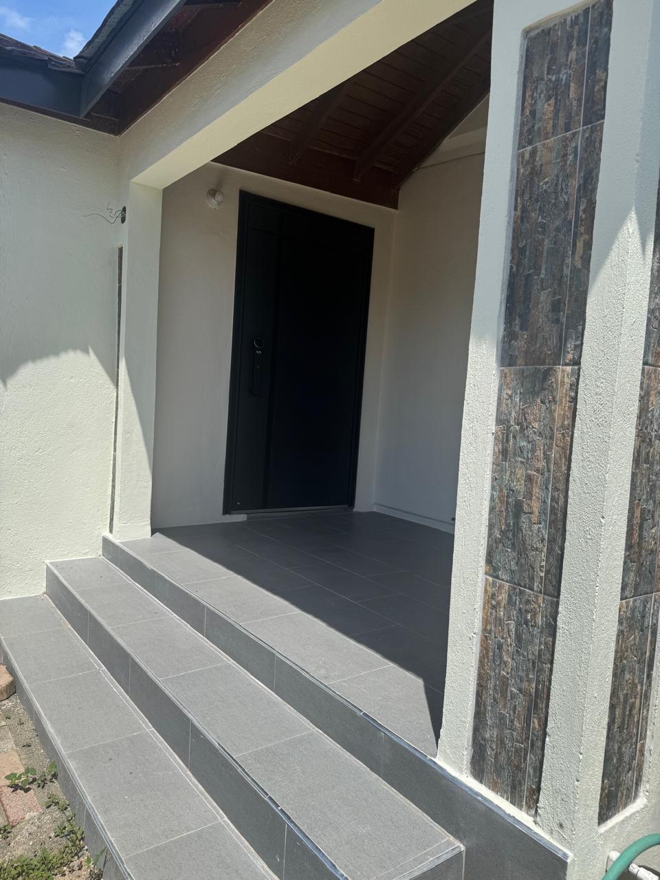 House For Rent: ROBINSON AVENUE HUGHENDEN, Kingston 20 | $250,000 photo 4