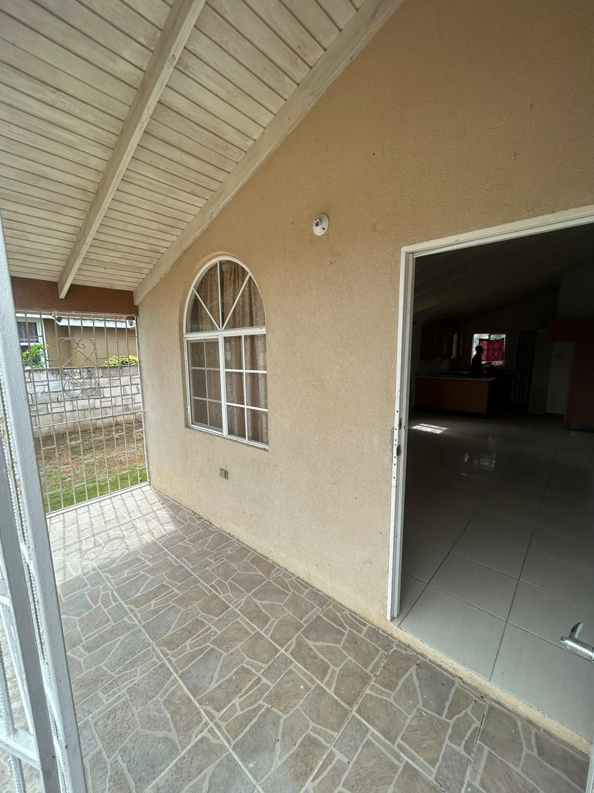 House For Rent: HUMMINGBIRD CIRCLE, Coral Spring | $120,000 photo 2
