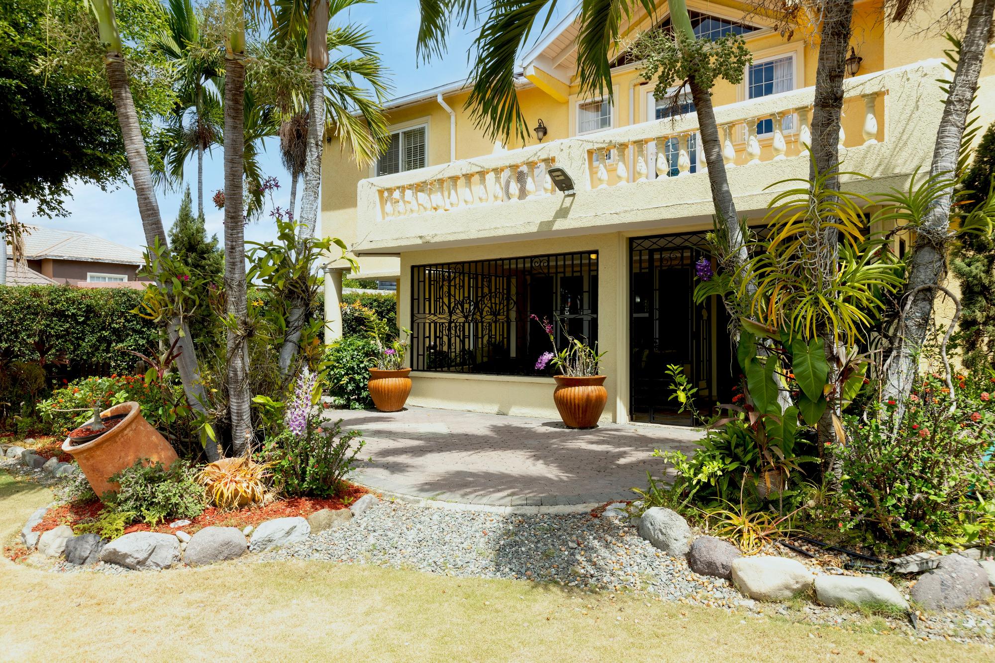 House For Rent: SANDHURST CRESCENT, Kingston 6 | $5,500 photo 2