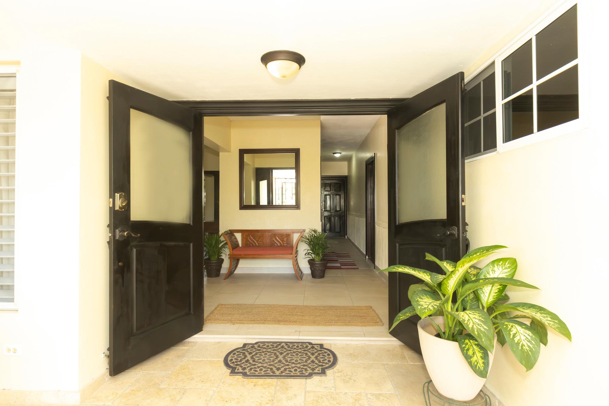 House For Rent: SANDHURST CRESCENT, Kingston 6 | $5,500 photo 4