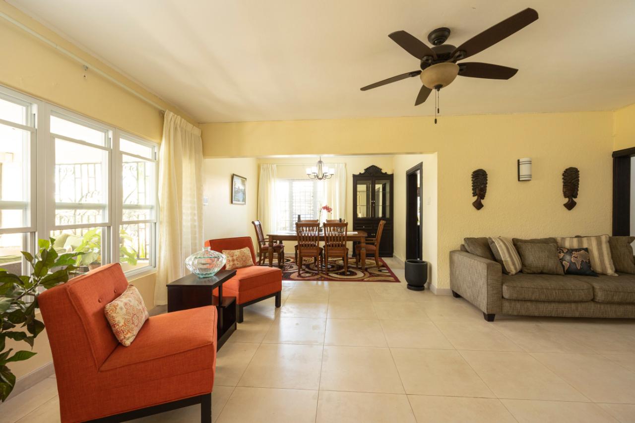 House For Rent: SANDHURST CRESCENT, Kingston 6 | $5,500 photo 5