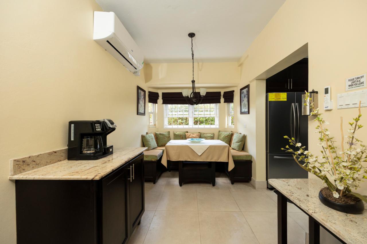 House For Rent: SANDHURST CRESCENT, Kingston 6 | $5,500 photo 8